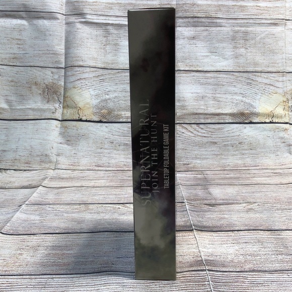 Culturefly Exc Supernatural TableTop Foldable Game Kit ( Checkers ) Winchester - Picture 4 of 12